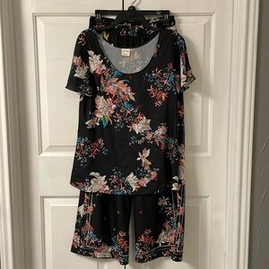 Soma pajama set - pants & top black with flowers